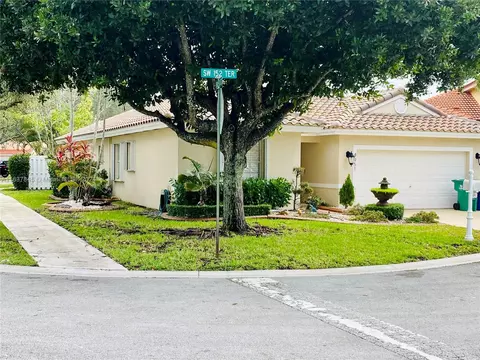 4951 SW 152nd Ter, Miramar, FL 33027
