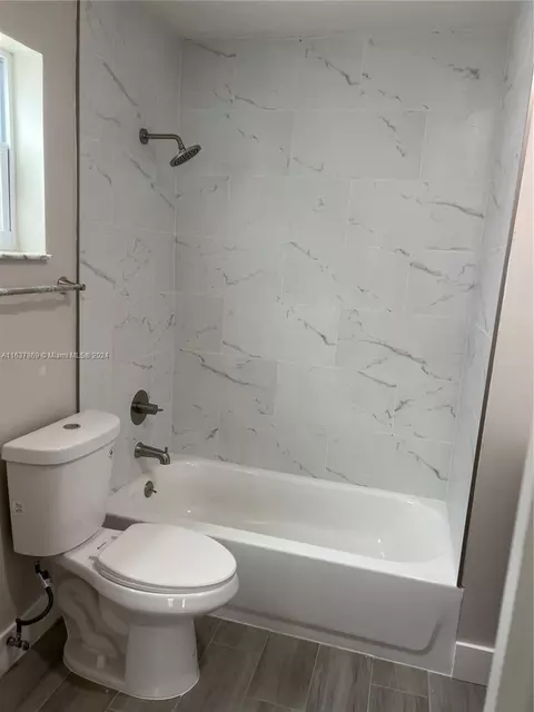 7386 W 30th Ave, Hialeah, FL 33018 photo 6