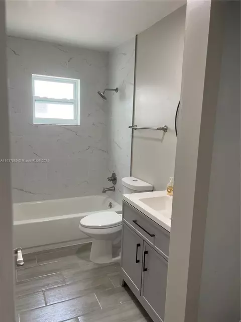 7386 W 30th Ave, Hialeah, FL 33018 photo 5