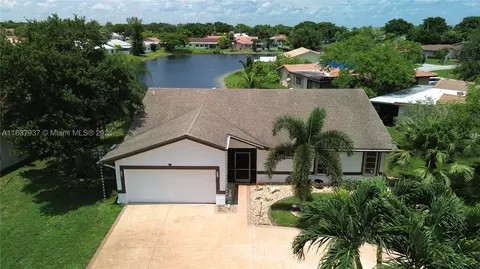 10507 NW 70th St, Tamarac, FL 33321
