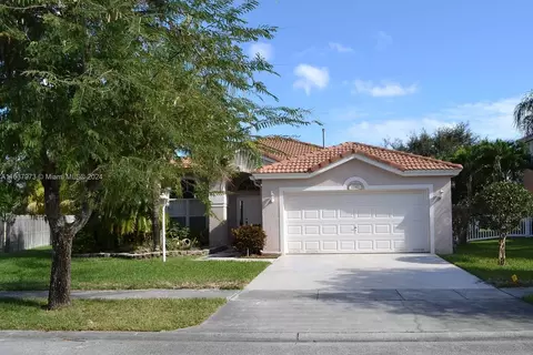 1147 NW 133rd Ave, Pembroke Pines, FL 33028