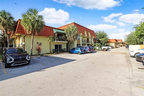 8005 W 6th Ave #P, Hialeah, FL 33014