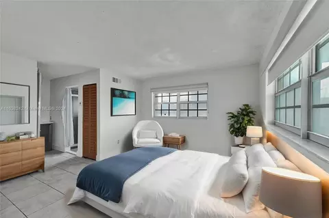 30 SW 11th Ave #9, Miami, FL 33130