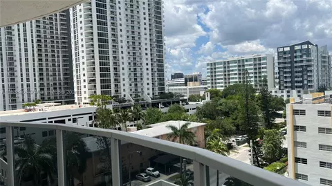 601 NE 23rd St #806, Miami, FL 33137