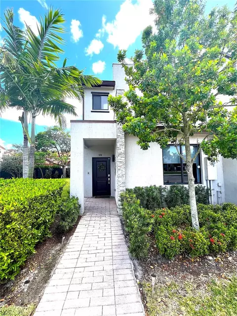 374 NE 208th Ter #374, Miami, FL 33179