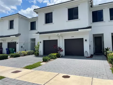 10914 SW 235th St, Homestead, FL 33032