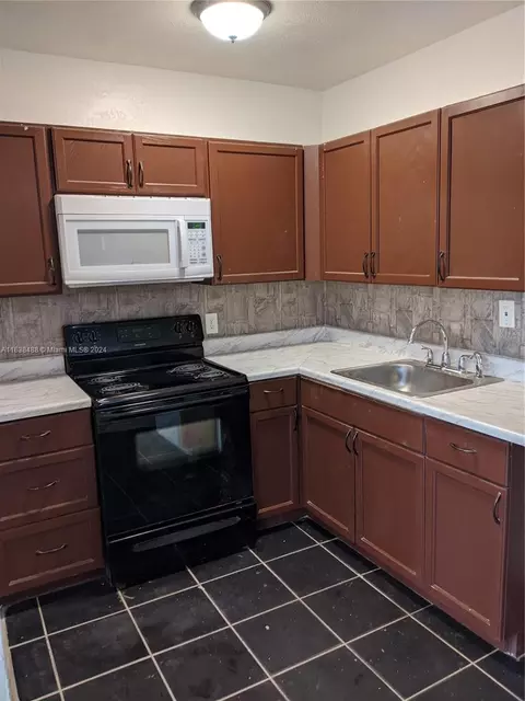 3380 NW 8th Pl, Lauderhill, FL 33311