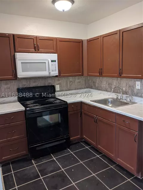 3380 NW 8th Pl, Lauderhill, FL 33311