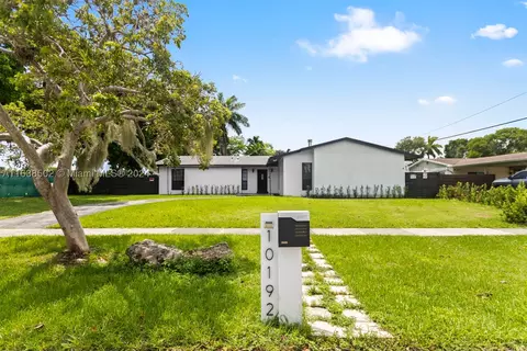 10192 SW 200th St, Cutler Bay, FL 33157