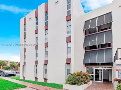 9441 SW 4th St #206, Miami, FL 33174