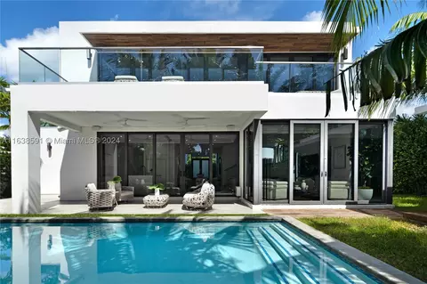 4489 N Michigan Ave, Miami Beach, FL 33140