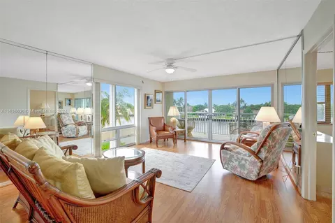 2611 N Riverside Dr #301, Pompano Beach, FL 33062