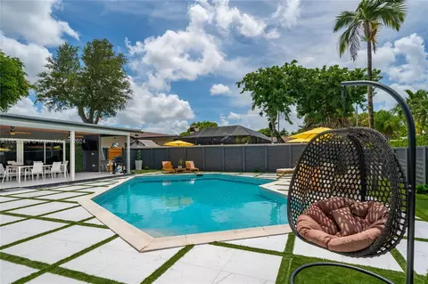 4901 Madison St, Hollywood, FL 33021