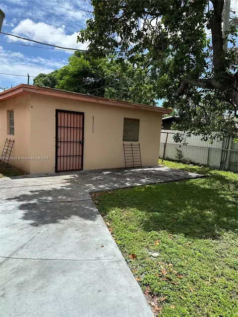 Exterior - 720 SE 8th Pl, Hialeah, FL 33010 photo 2 of 2