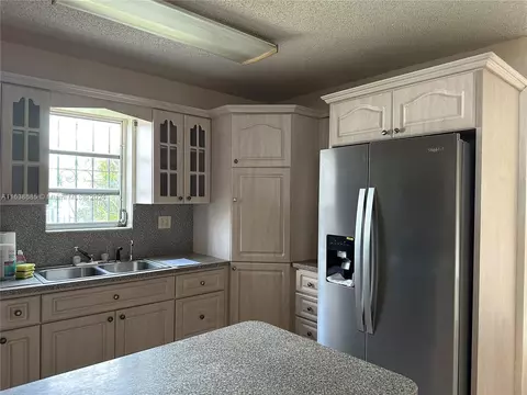 Kitchen - 720 SE 8th Pl, Hialeah, FL 33010 photo 2 of 2