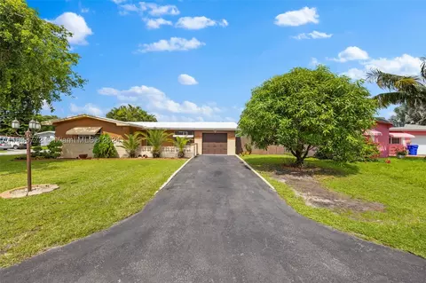 1600 NW 79th Ave, Pembroke Pines, FL 33024