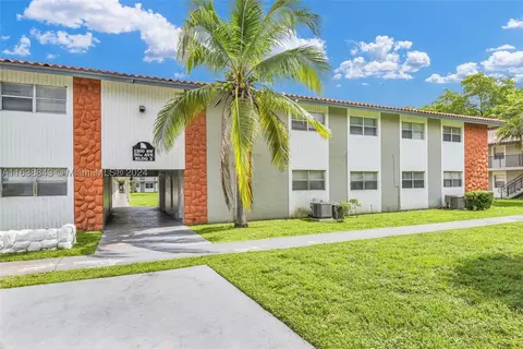 1200 SW 50th Ave #108, North Lauderdale, FL 33068