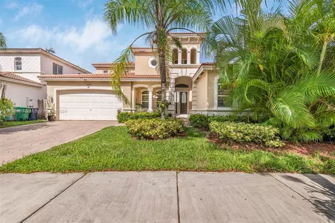 20416 SW 89th Ave, Cutler Bay, FL 33189