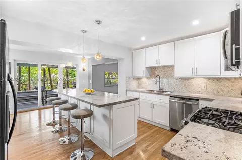 1167 Hayes St, Hollywood, FL 33019