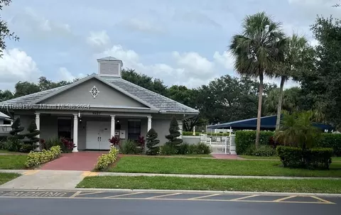 1514 Whitehall Dr #204, Davie, FL 33324
