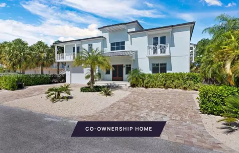 220 14th St UNIT 3, Key Colony Beach, FL 33051