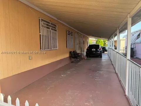 11217 NW 6 Ter, Miami, FL 33172