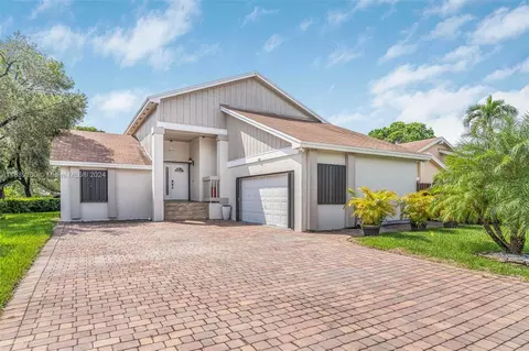 14842 SW 43rd Ln, Miami, FL 33185