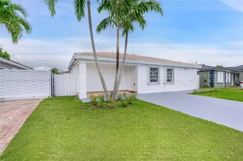 27554 SW 132nd Pl, Homestead, FL 33032