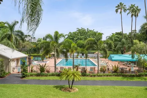 2205 S Cypress Bend Dr #203, Pompano Beach, FL 33069