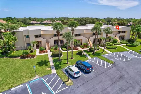 6941 SE Constitution Blvd #201, Hobe Sound, FL 33455
