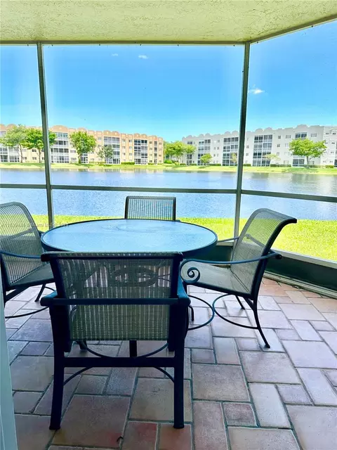 7522 Granville Dr #112, Tamarac, FL 33321