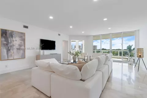 21200 Point Pl #605, Aventura, FL 33180