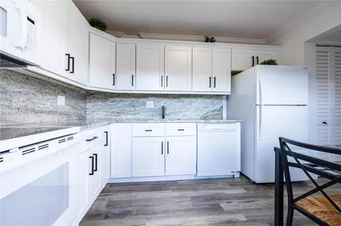 4281 NW 41st St #217, Lauderdale Lakes, FL 33319