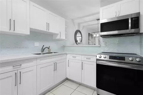 6200 NW 62nd St #111, Tamarac, FL 33319