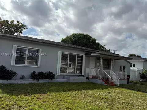 70 W 57th St, Hialeah, FL 33012