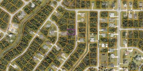 1146096434 Dragon St, North Port, FL 34288