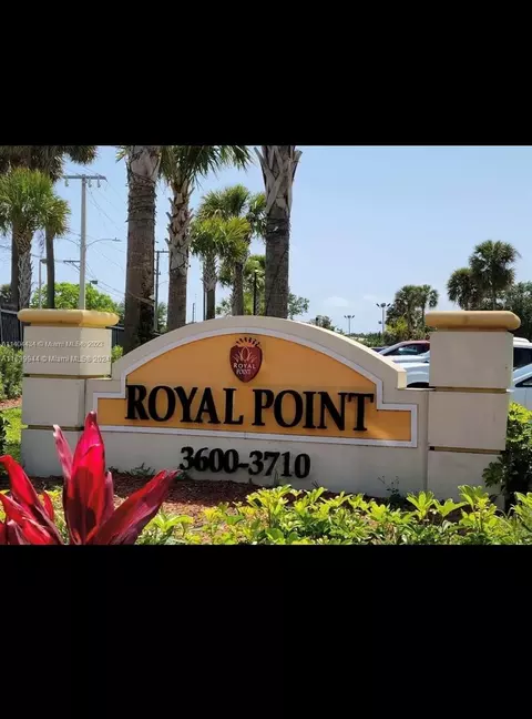 3600 NW 21st St #203, Lauderdale Lakes, FL 33311