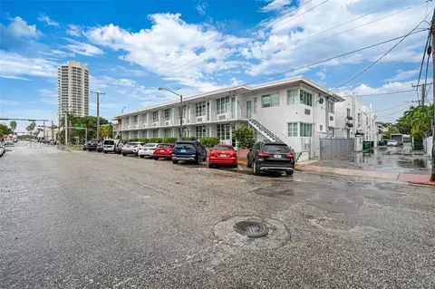 300 74th St #8, Miami Beach, FL 33141