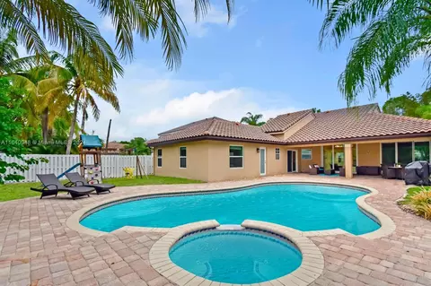 767 Verona Lake Dr, Weston, FL 33326