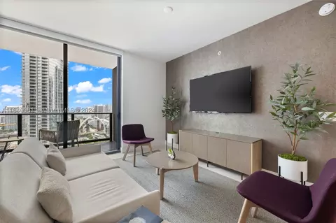 601 NE 1st Ave #2702, Miami, FL 33132