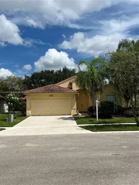 1145 NW 144th Ave, Pembroke Pines, FL 33028