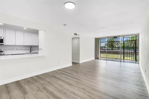 854 NW 87th Ave #101, Miami, FL 33172