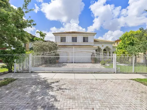 15618 SW 14th St, Miami, FL 33194