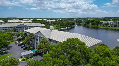 1522 Whitehall Dr #306, Davie, FL 33324