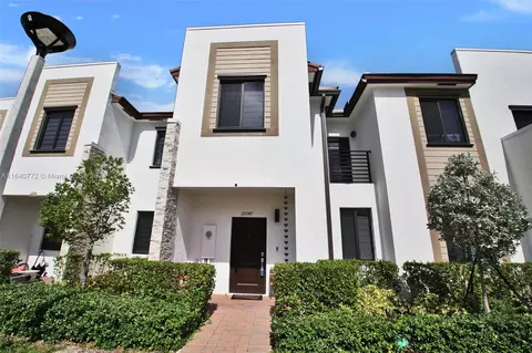 21047 NE 8th Ave, Miami, FL 33179