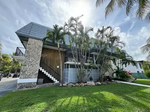230 Sunrise Dr #8, Key Biscayne, FL 33149