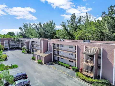 7060 Nova Dr #303C, Davie, FL 33317