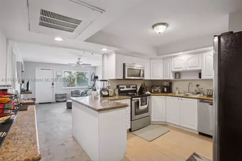 2115 NE 37th Dr #238, Fort Lauderdale, FL 33308