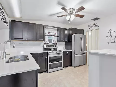 7180 Moseley St, Hollywood, FL 33024