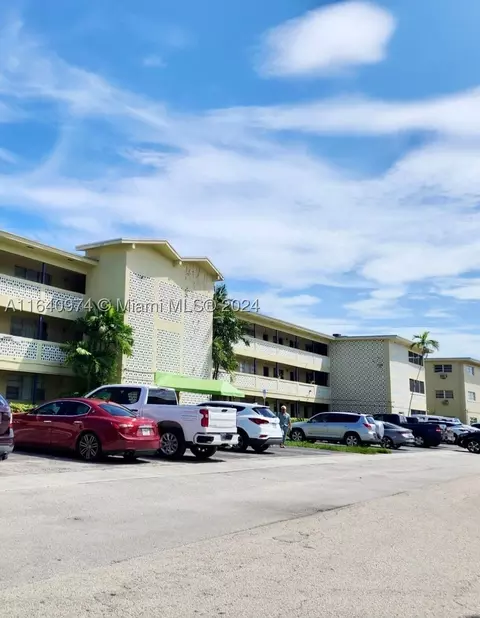 11960 NE 19th Dr #3, North Miami, FL 33181